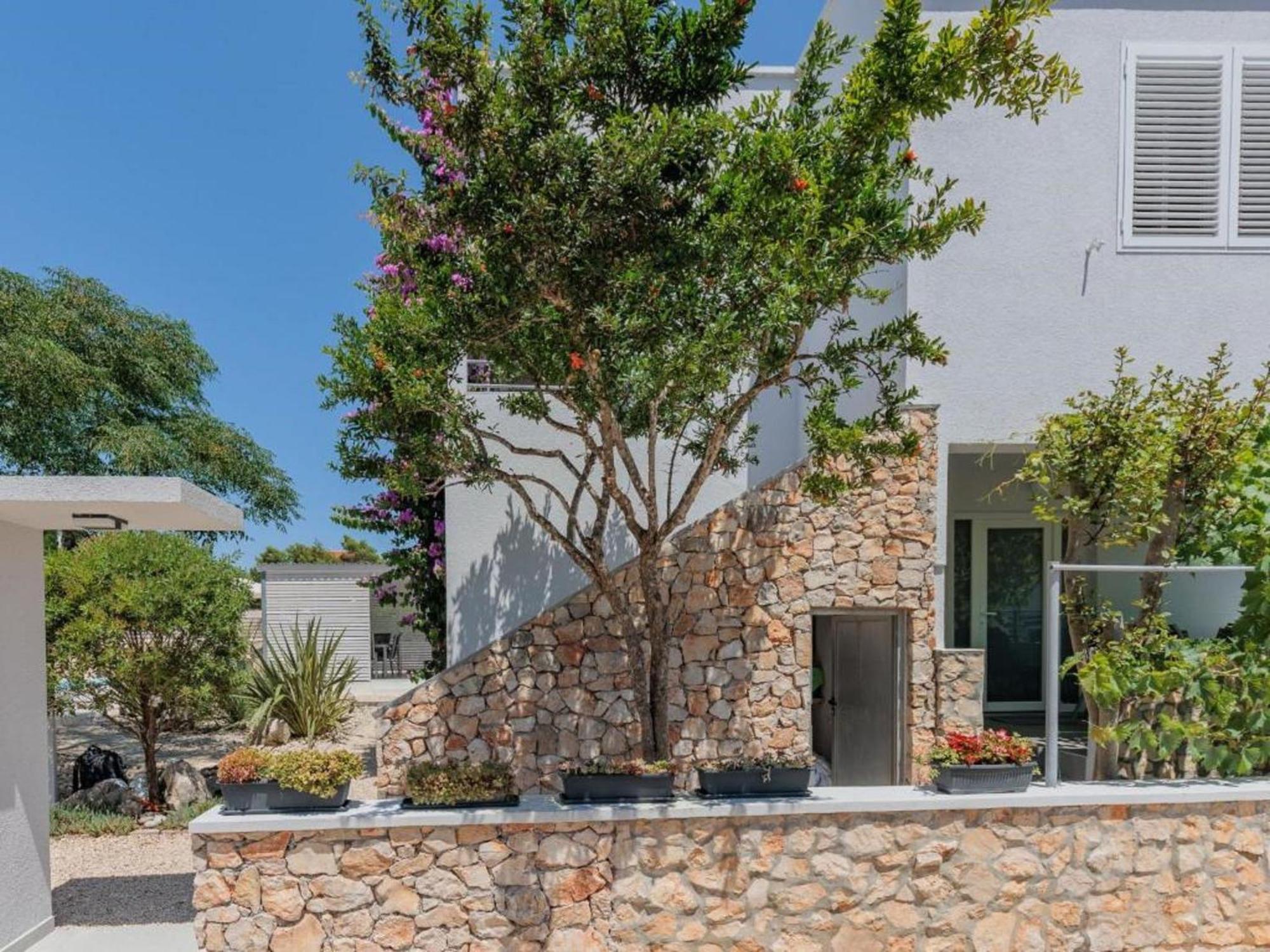 Appartement Charming Tome With Pool Vir